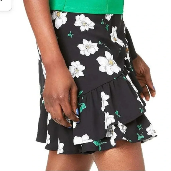 Bar III Skirt Women's Ruffled Floral Print Mini Skirt Black Size 8 - Picture 2 of 8